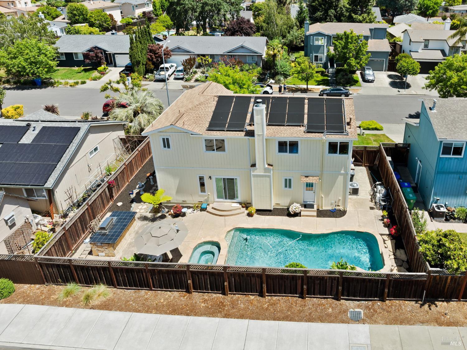109 Paradise Dr