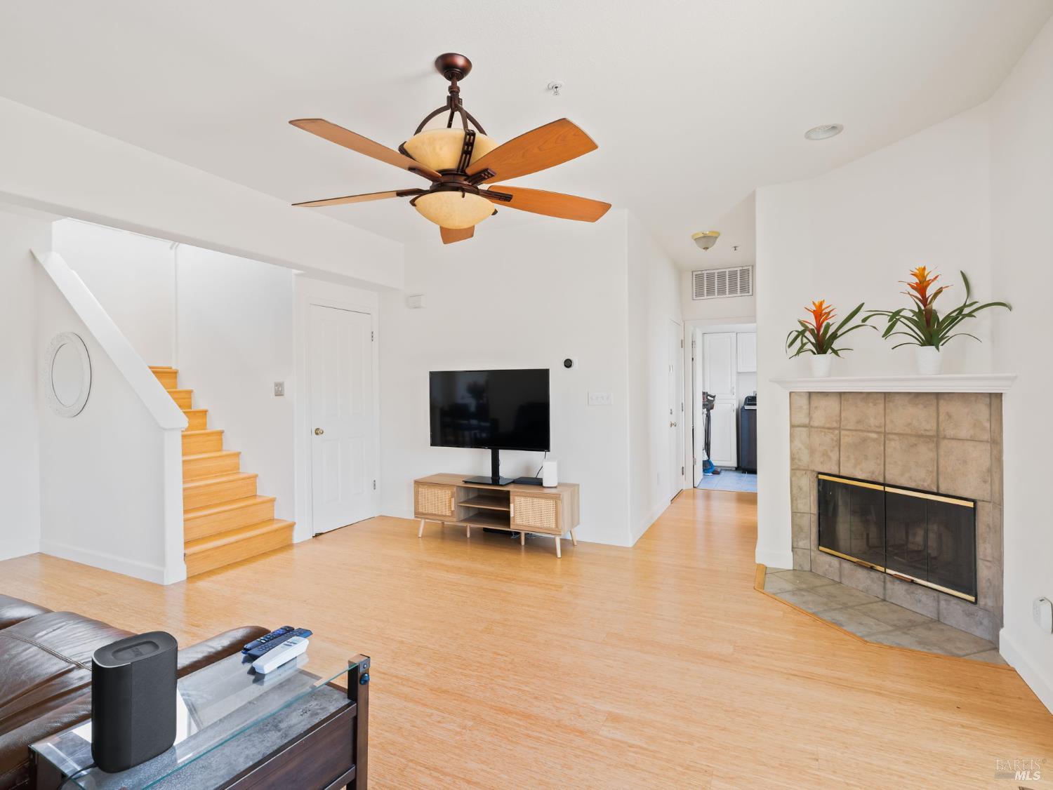 109 Paradise Dr