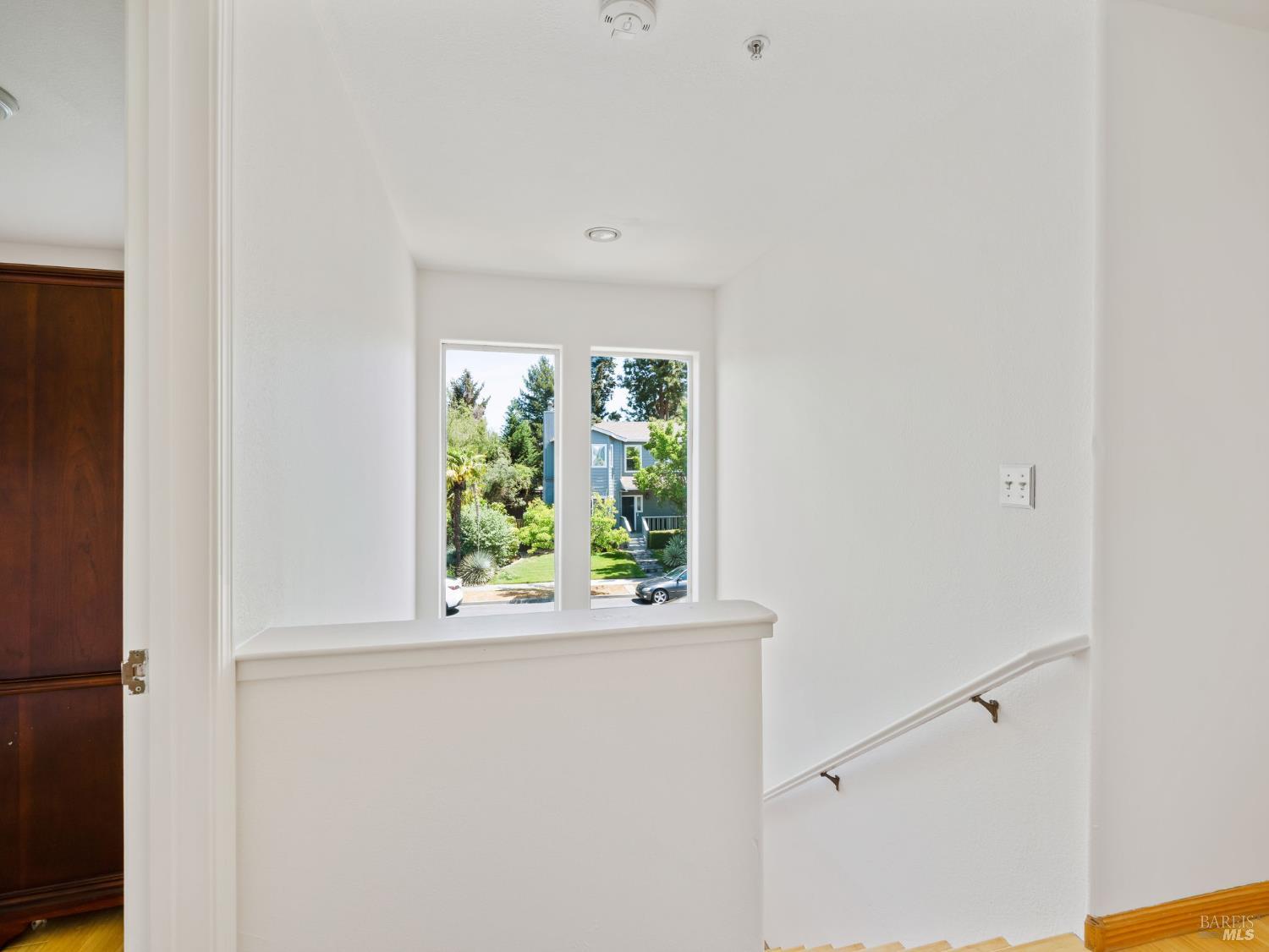 109 Paradise Dr