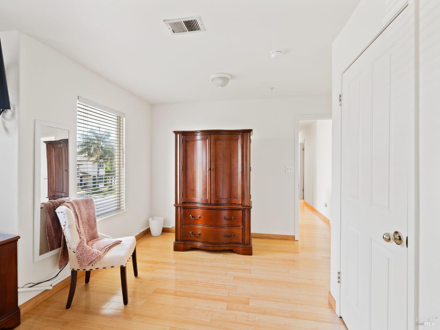 109 Paradise Dr