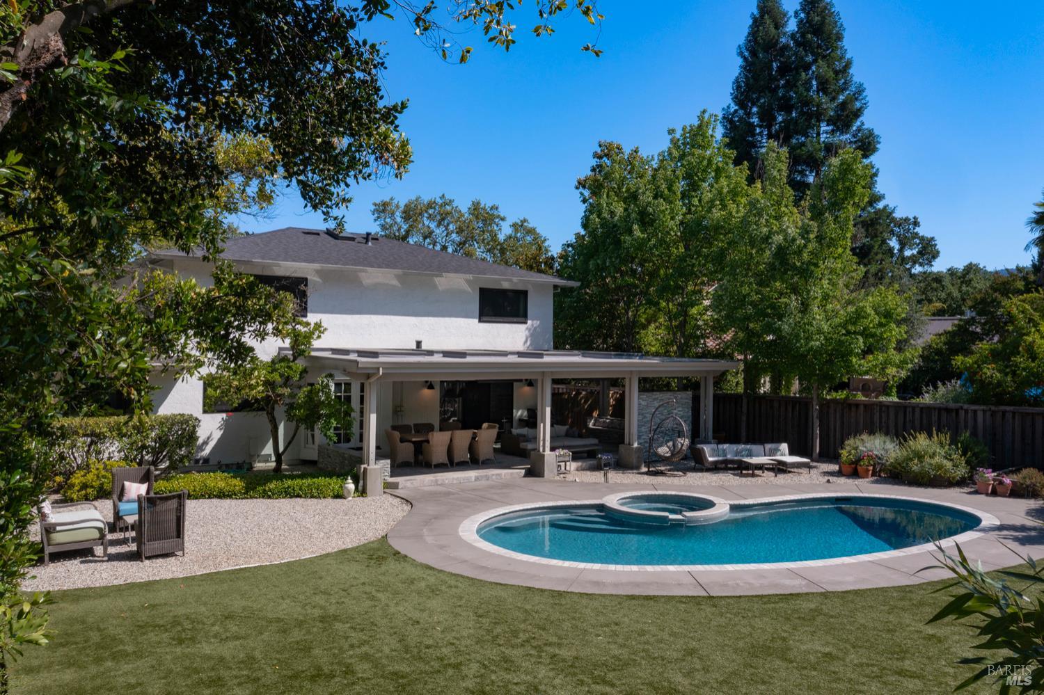 613 Harvest Ln