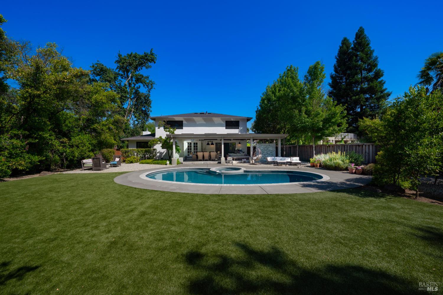 613 Harvest Ln