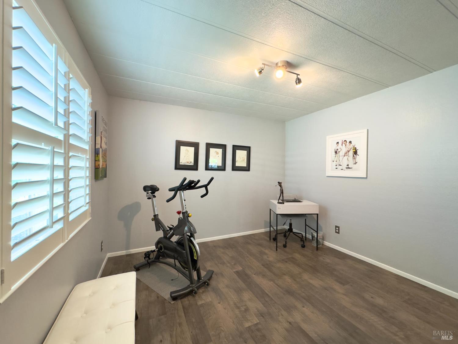 110 Falcon Crest Cir