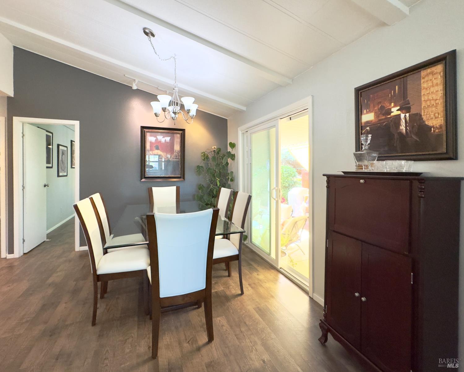 110 Falcon Crest Cir