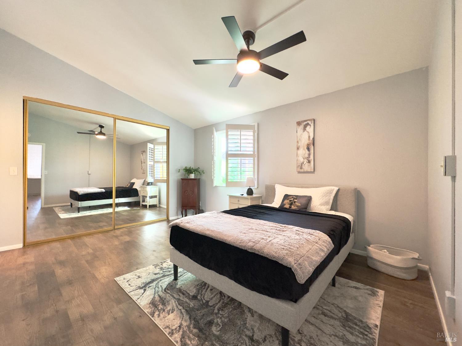 110 Falcon Crest Cir
