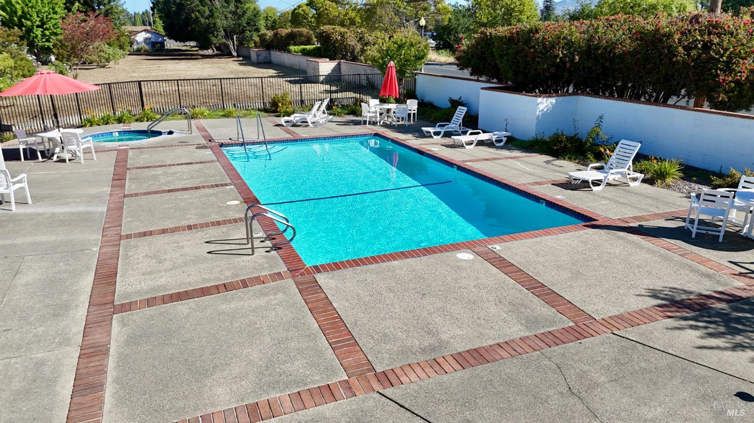 110 Falcon Crest Cir
