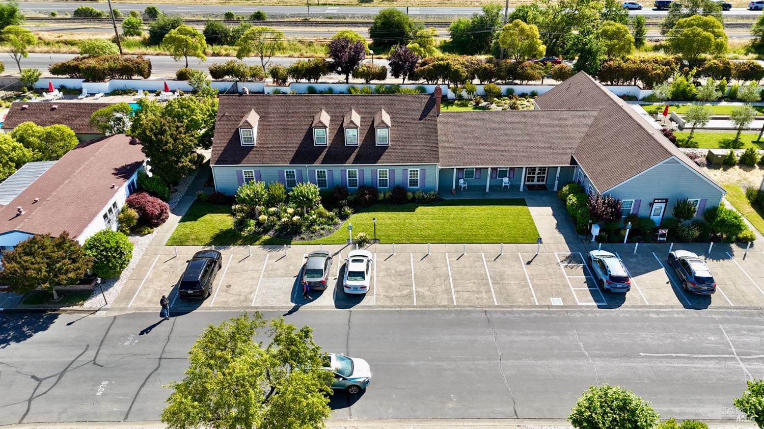 110 Falcon Crest Cir