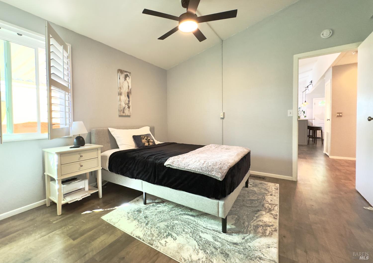 110 Falcon Crest Cir