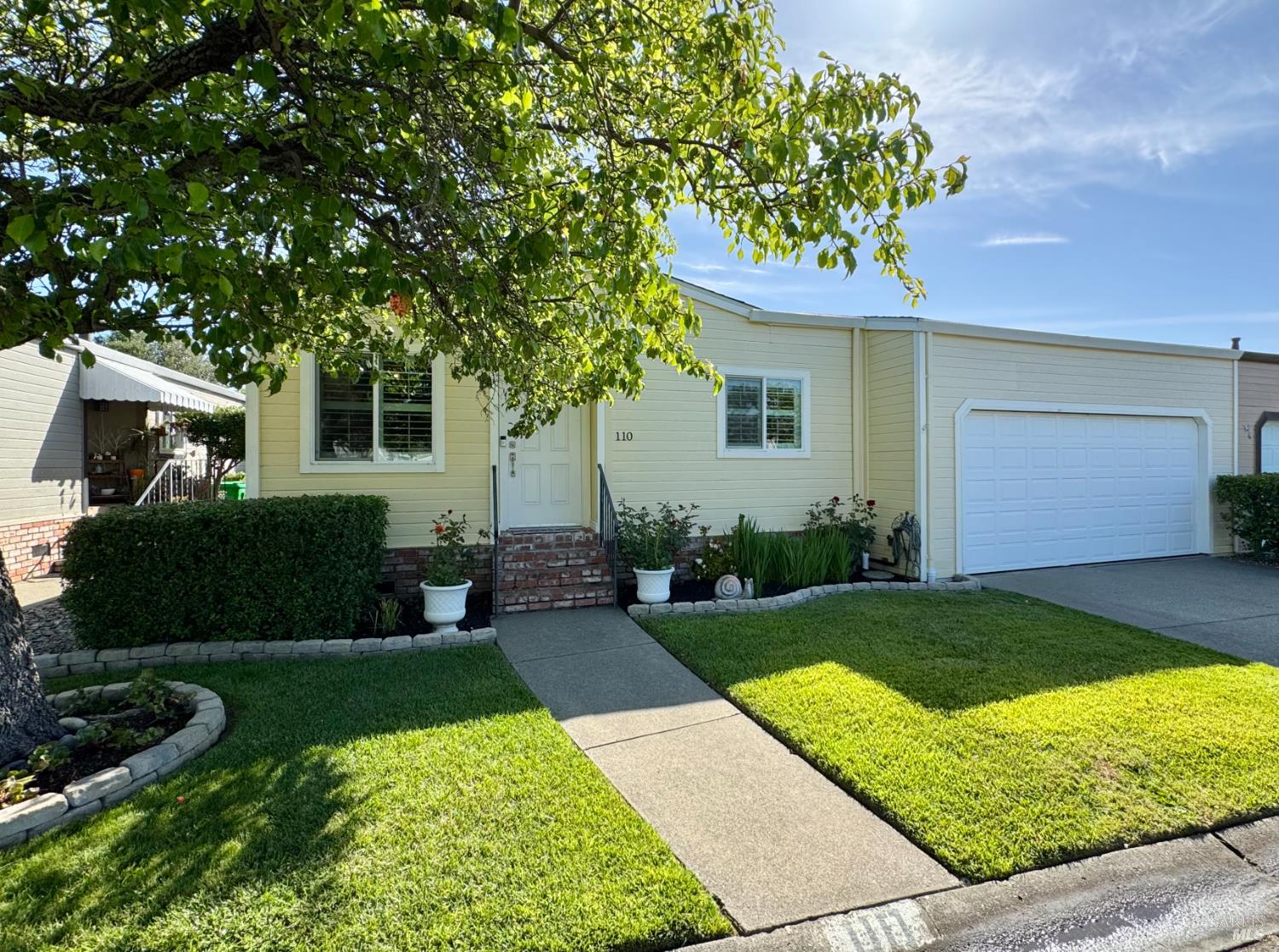 110 Falcon Crest Cir