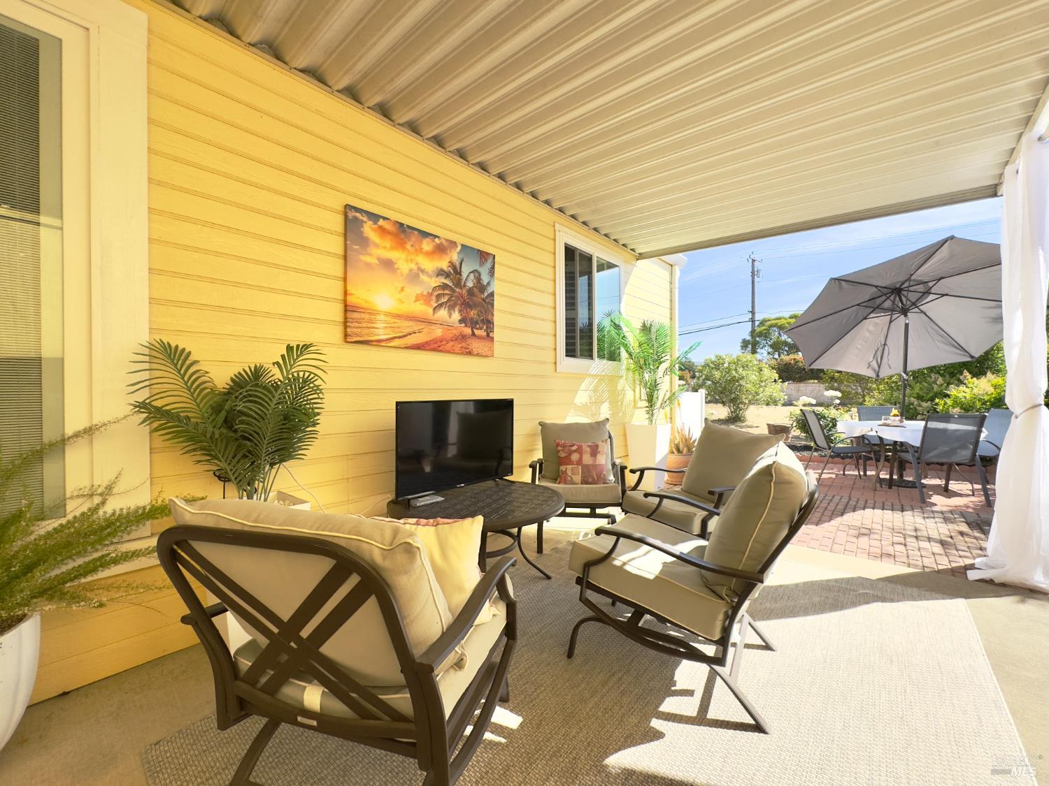 110 Falcon Crest Cir