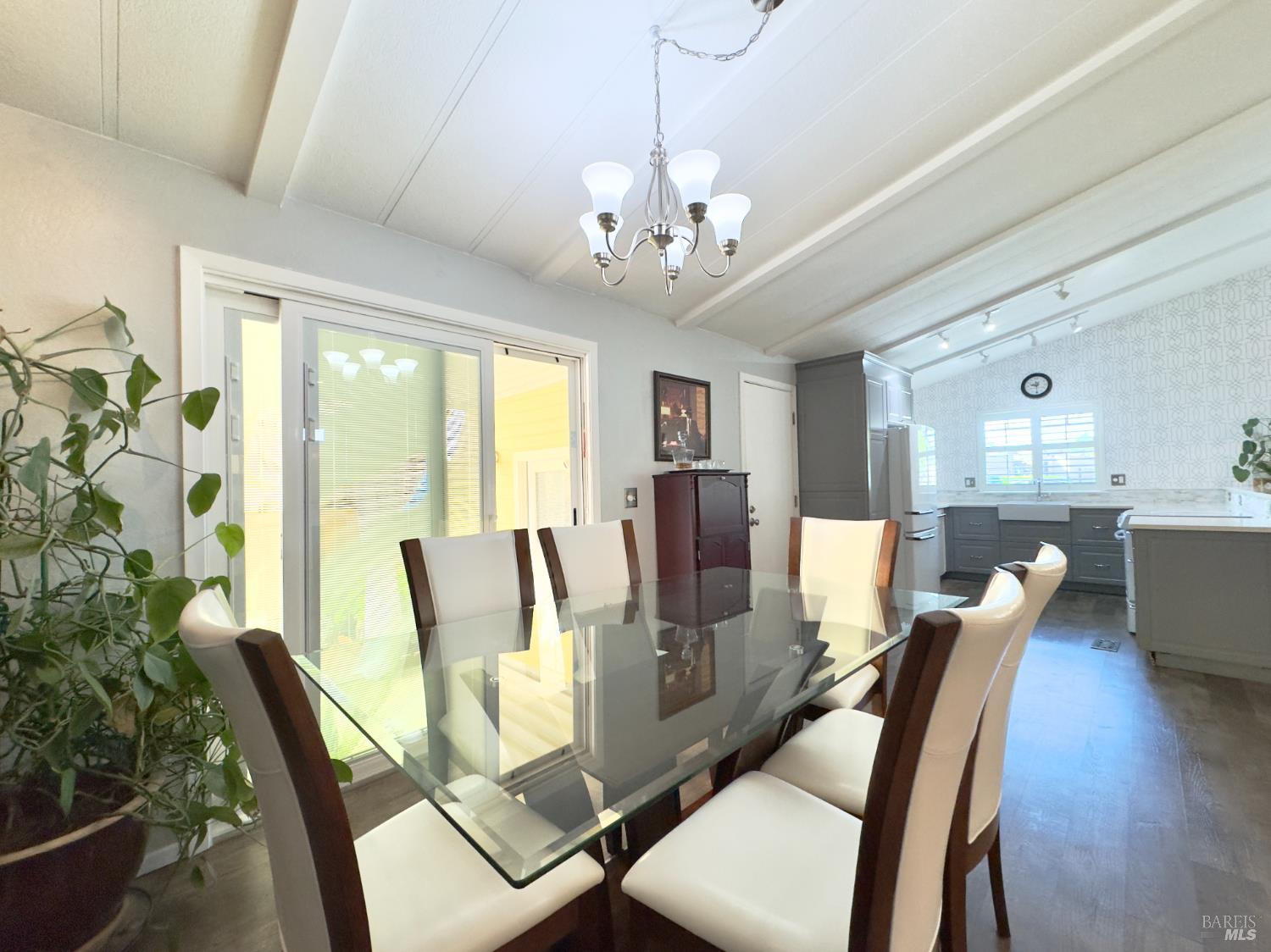 110 Falcon Crest Cir