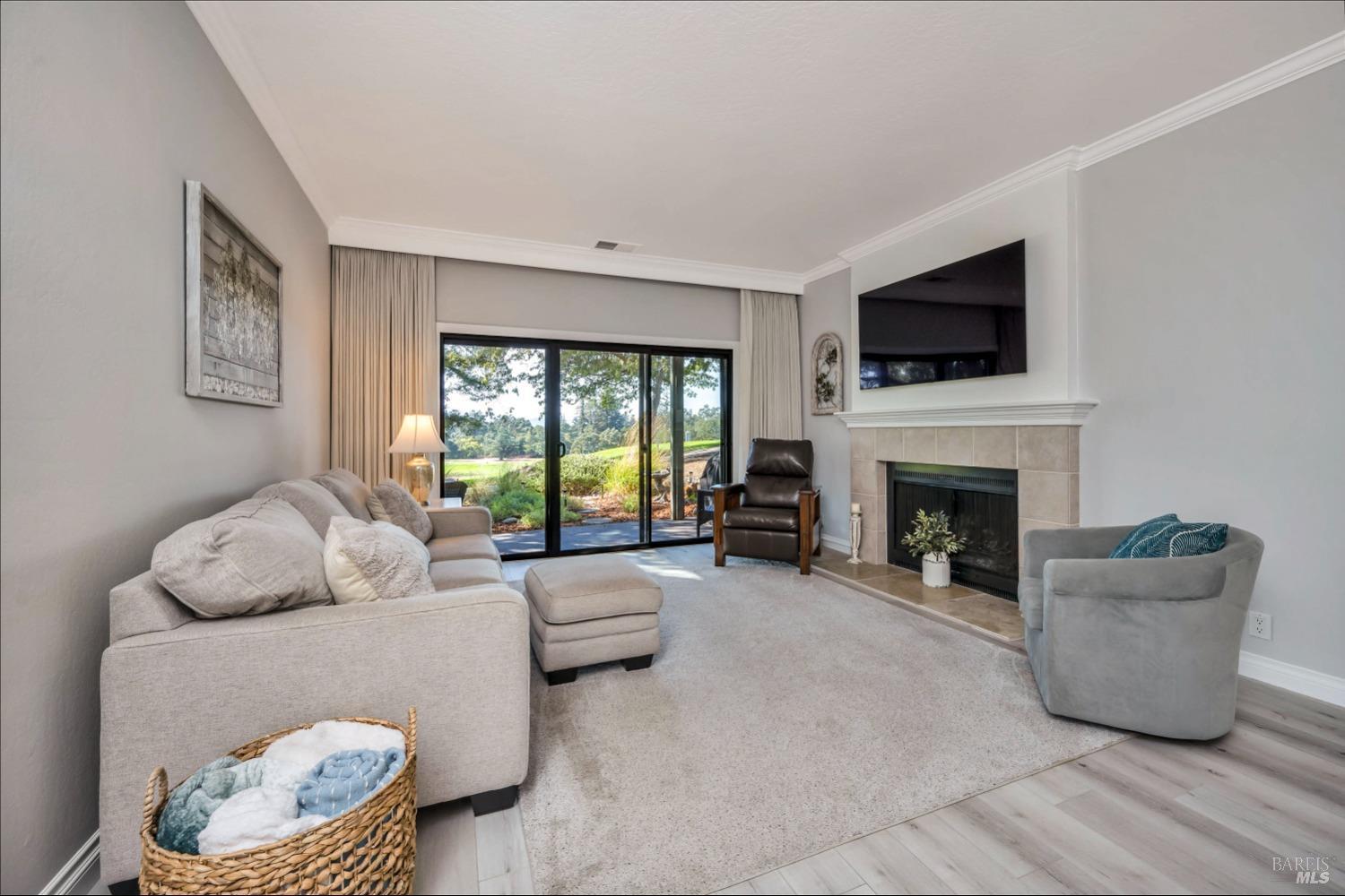 848 Acorn Way