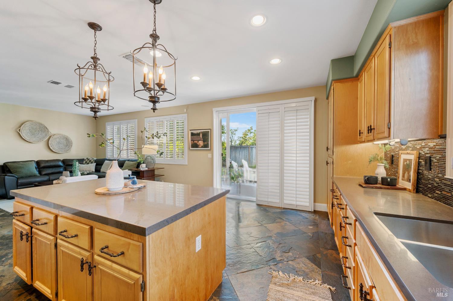 479 Jasper Ct