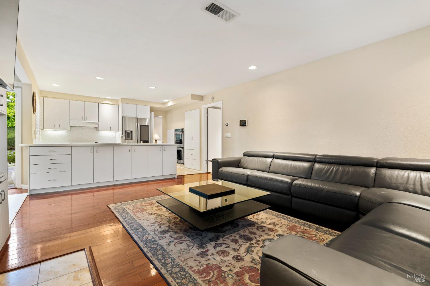 2328 Redwood Rd