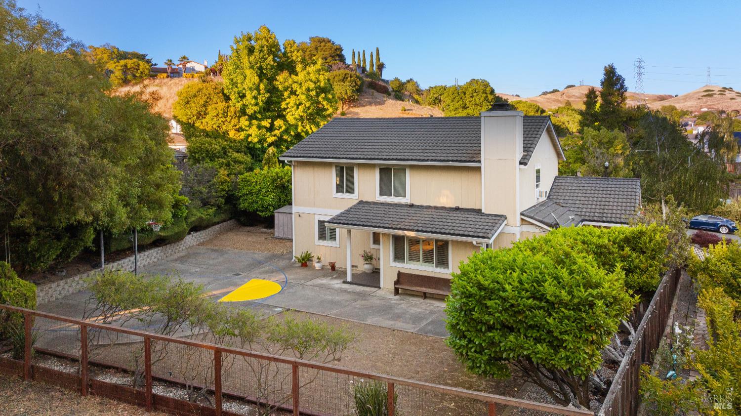 2328 Redwood Rd