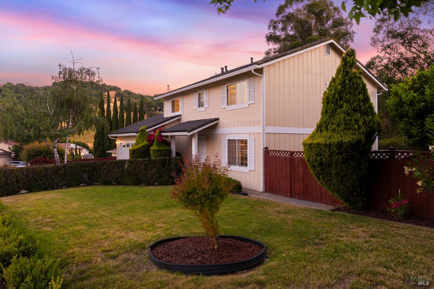 2328 Redwood Rd