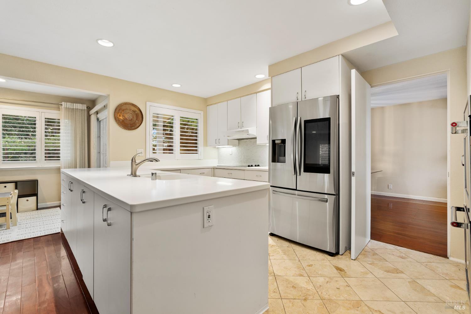 2328 Redwood Rd