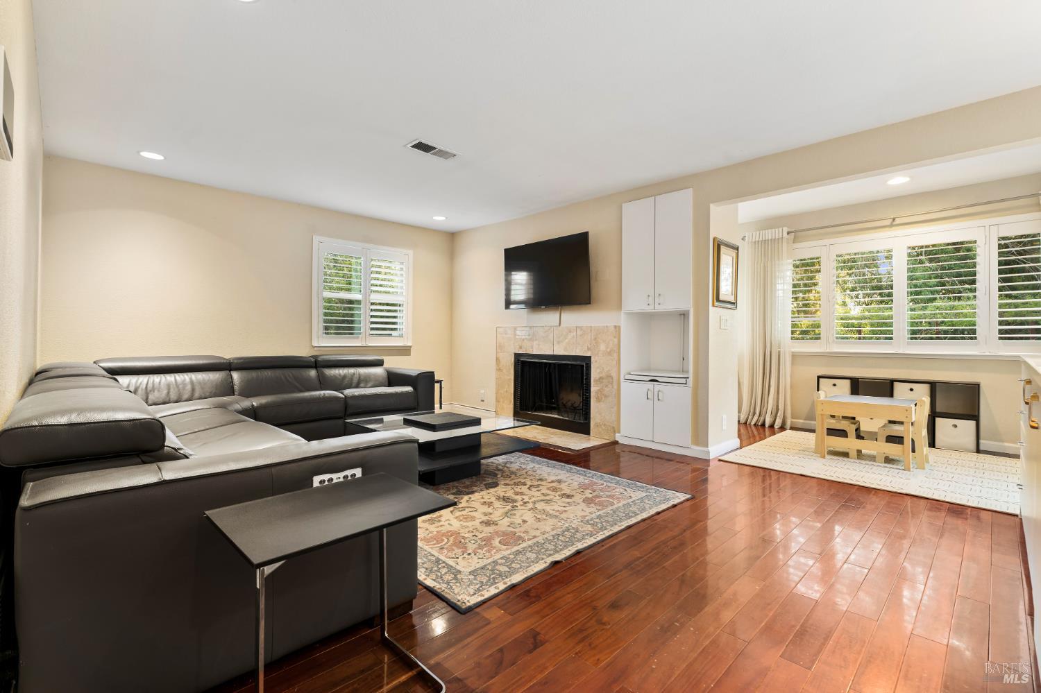 2328 Redwood Rd