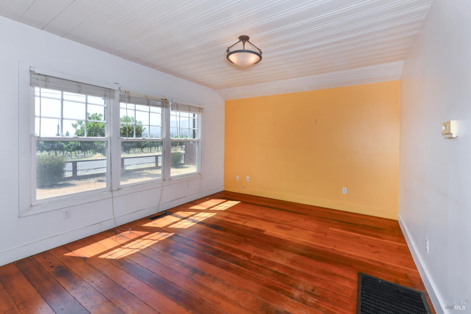 1388 Sulphur Springs Ave