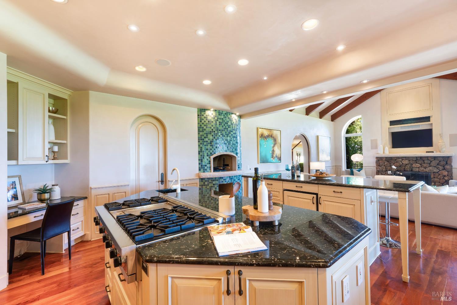 3211 Dry Creek Rd