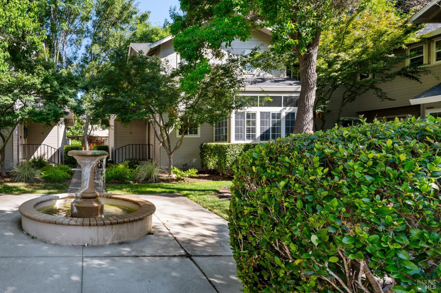 55 Valley Club Cir