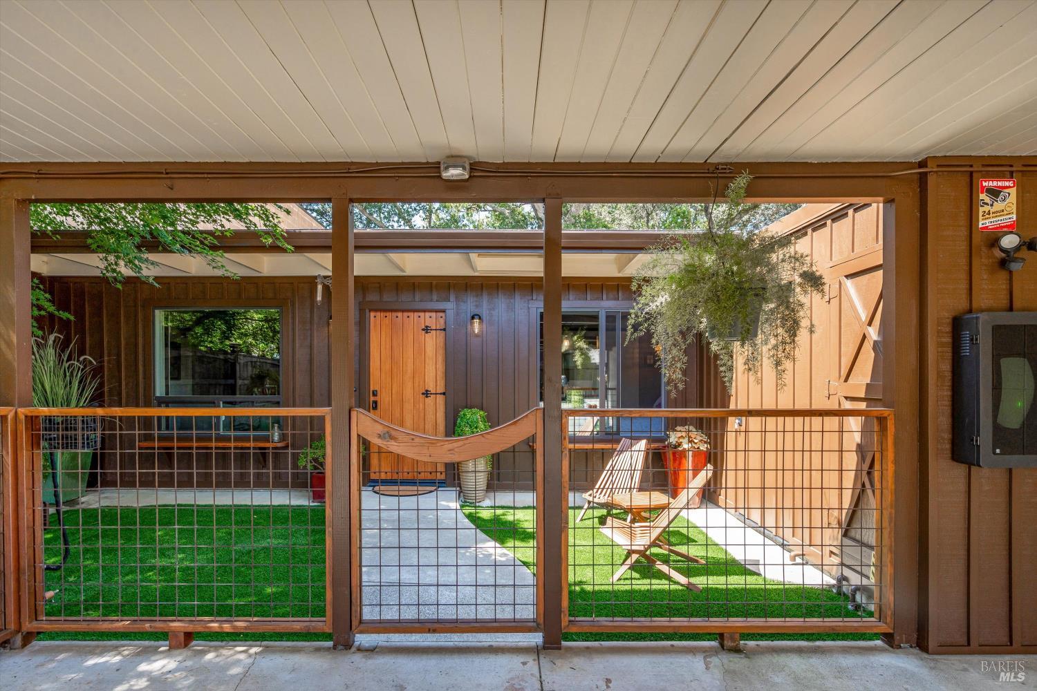 3154 Valley Green Ln