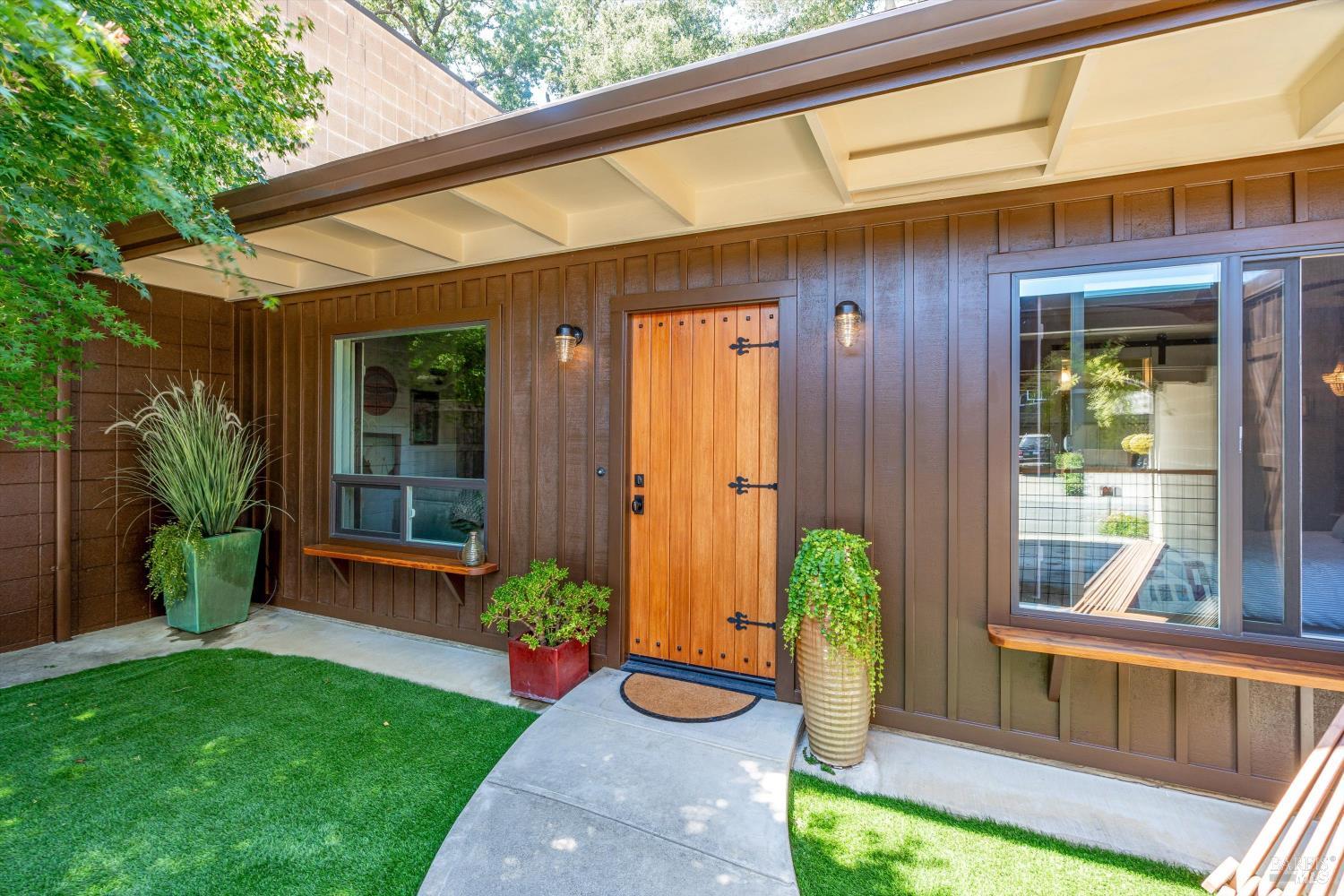 3154 Valley Green Ln