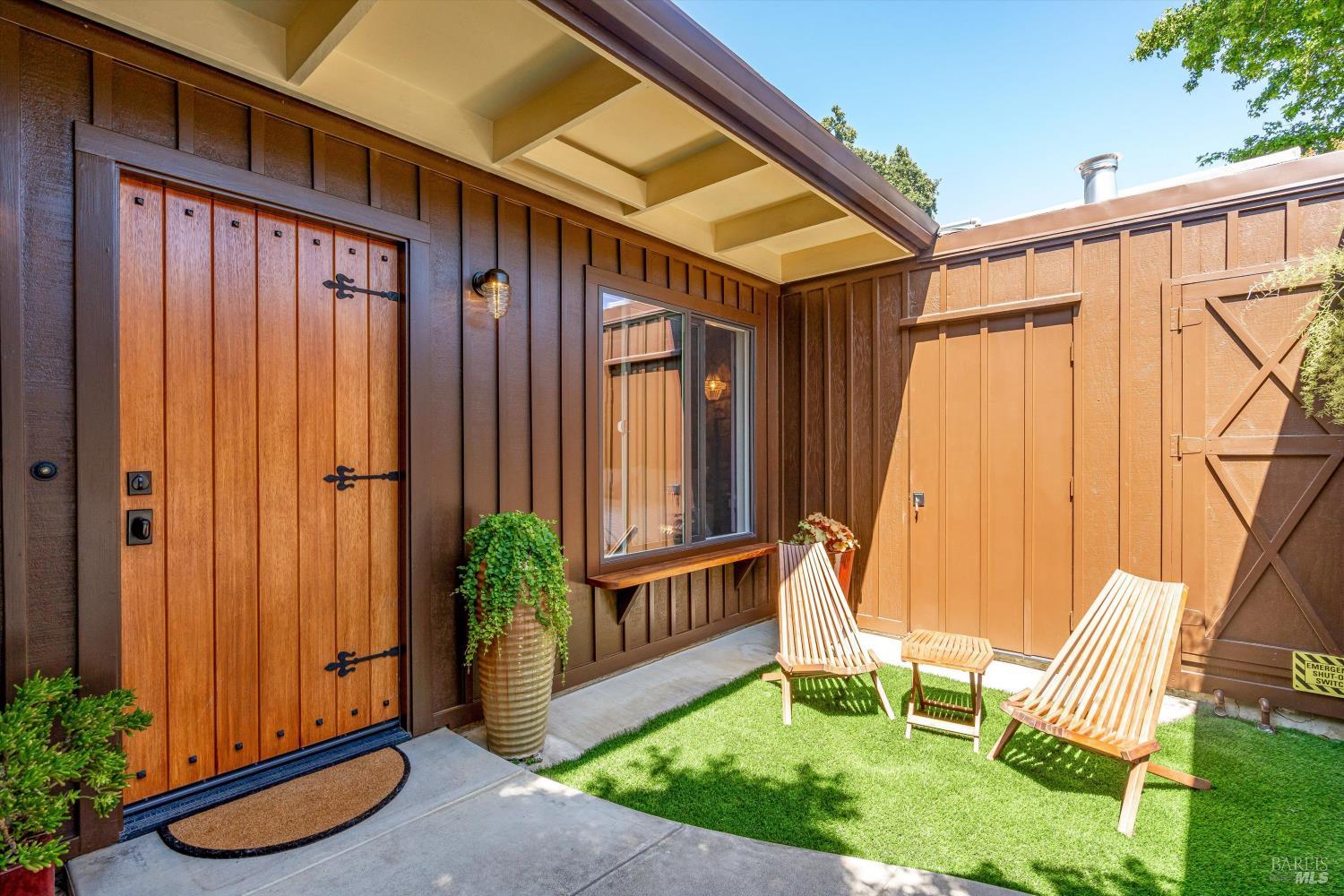 3154 Valley Green Ln