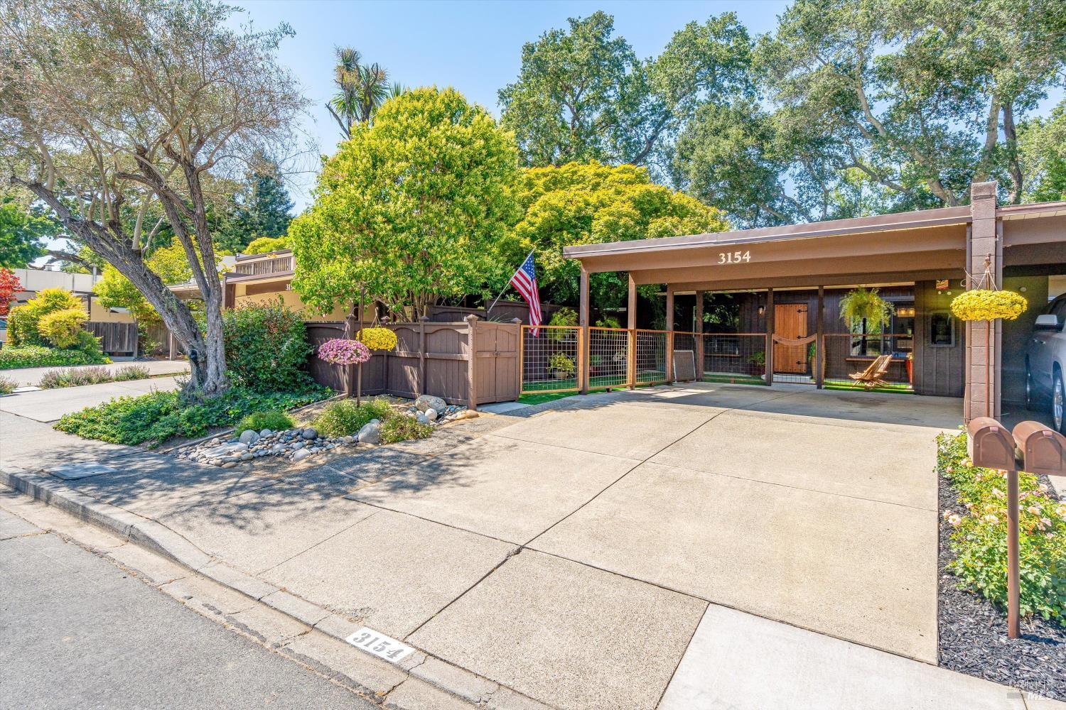 3154 Valley Green Ln