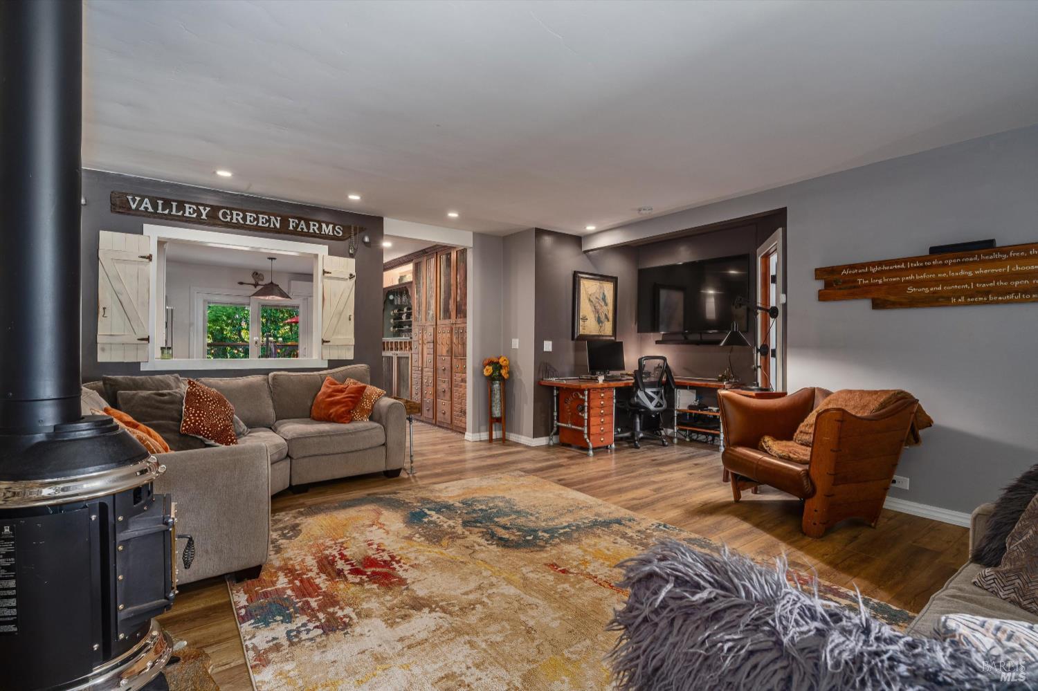 3154 Valley Green Ln