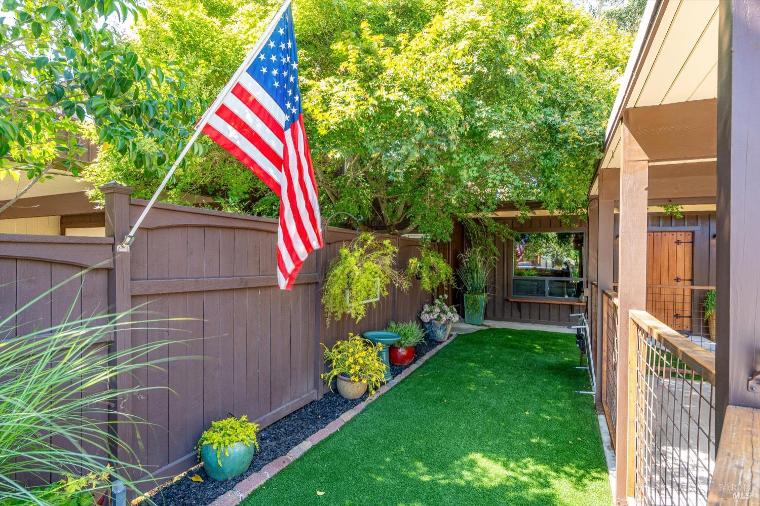 3154 Valley Green Ln