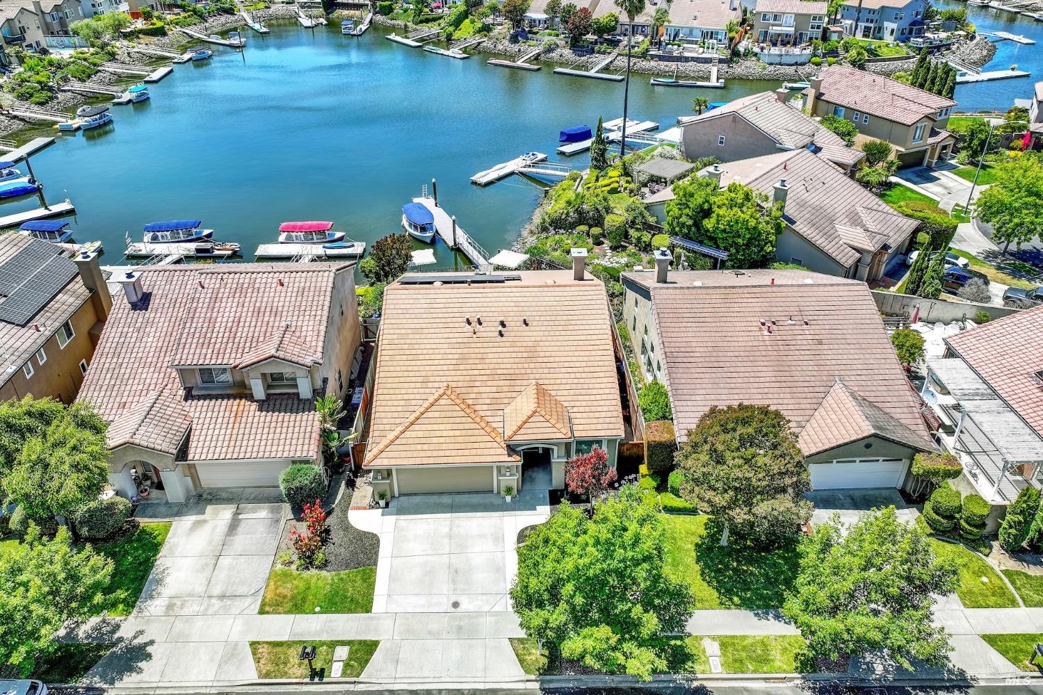 25 Sea Breeze Ct