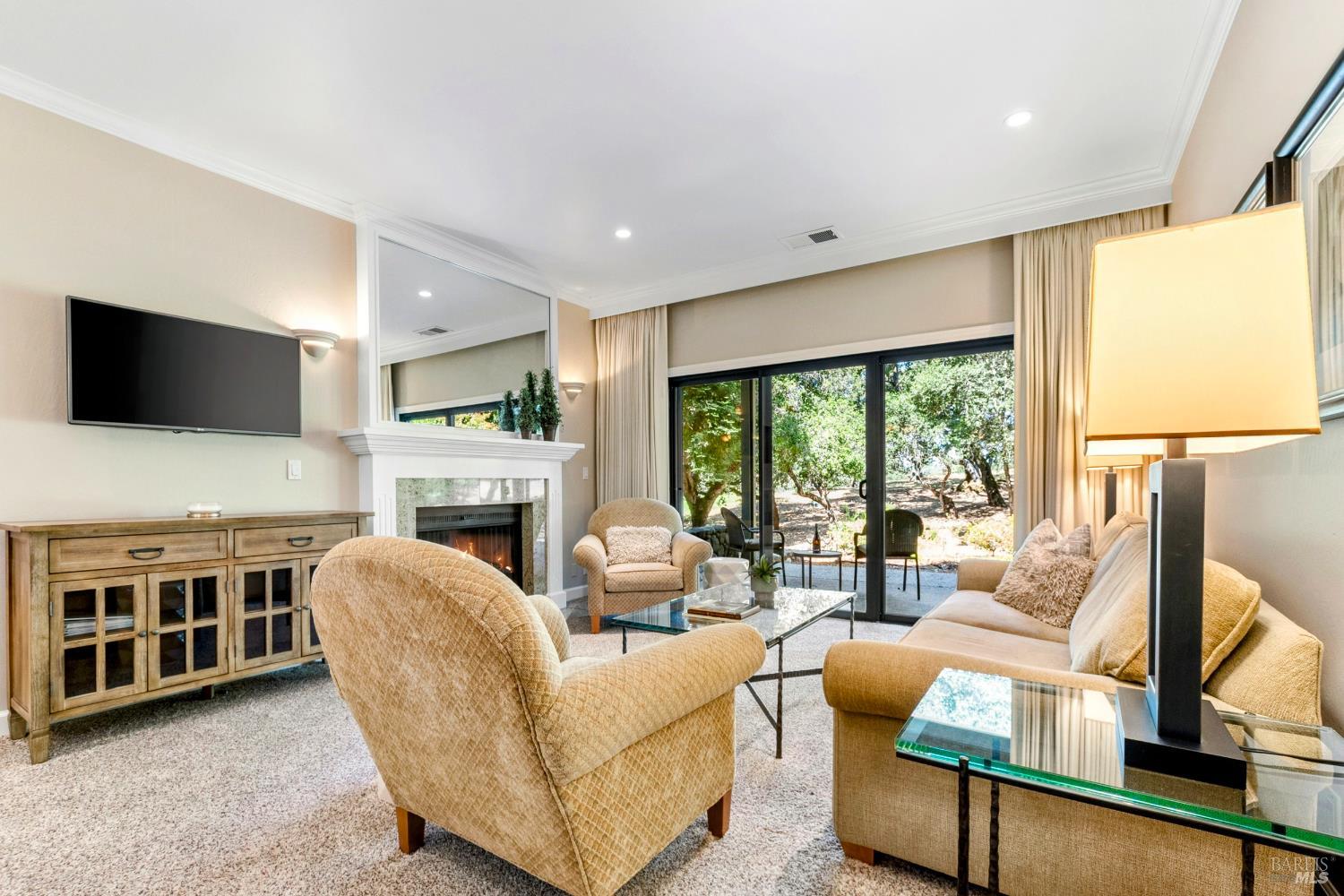 810 Augusta Cir