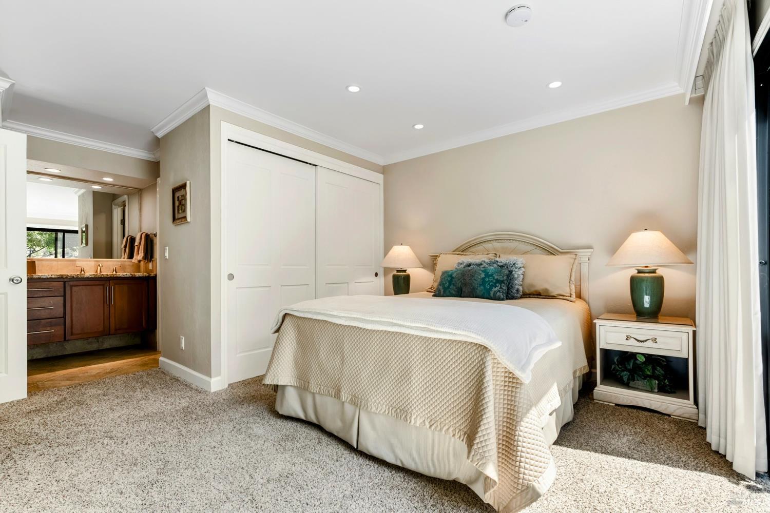 810 Augusta Cir