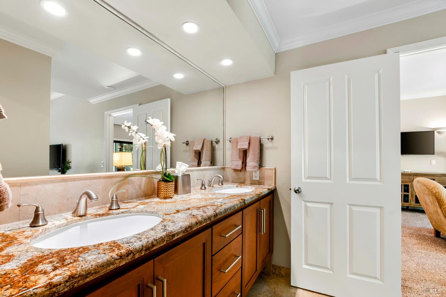 810 Augusta Cir