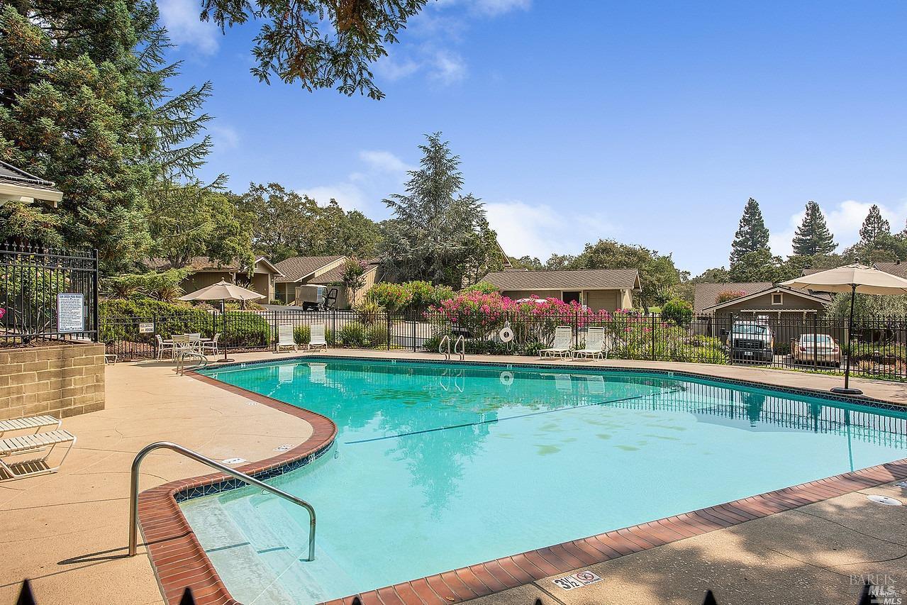810 Augusta Cir