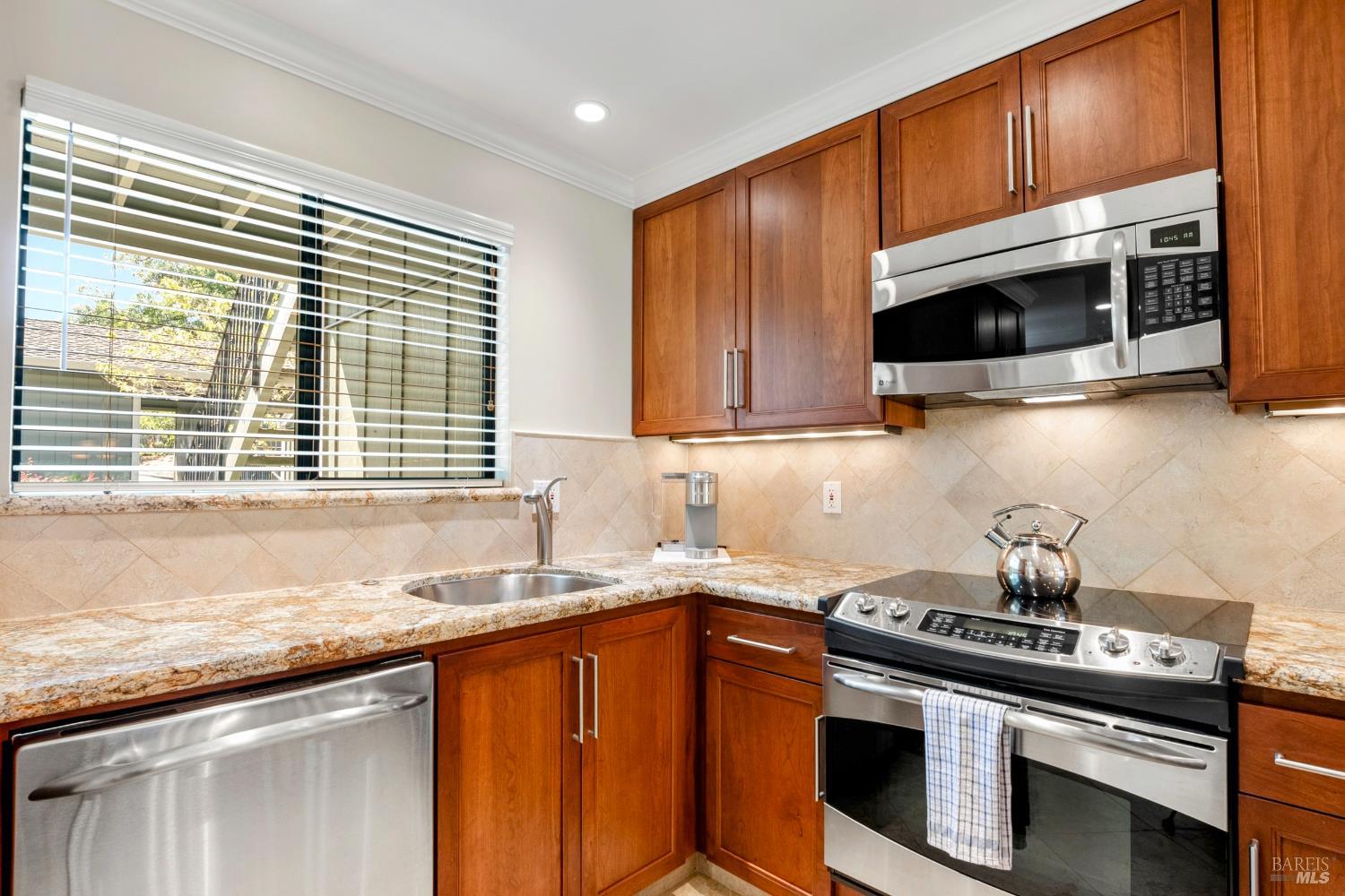 810 Augusta Cir