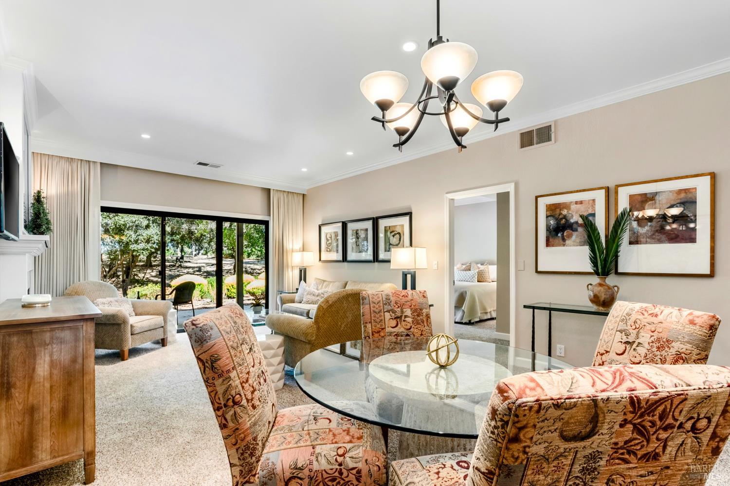 810 Augusta Cir