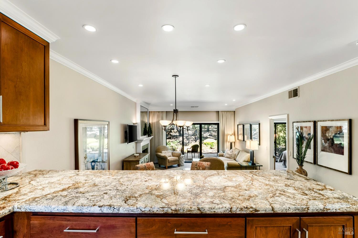 810 Augusta Cir