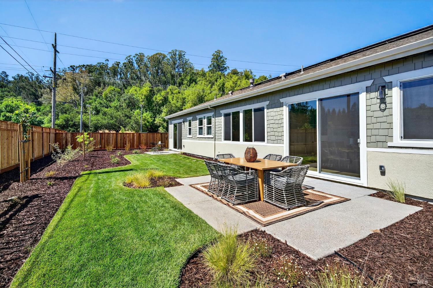 105 Waterstone Ct