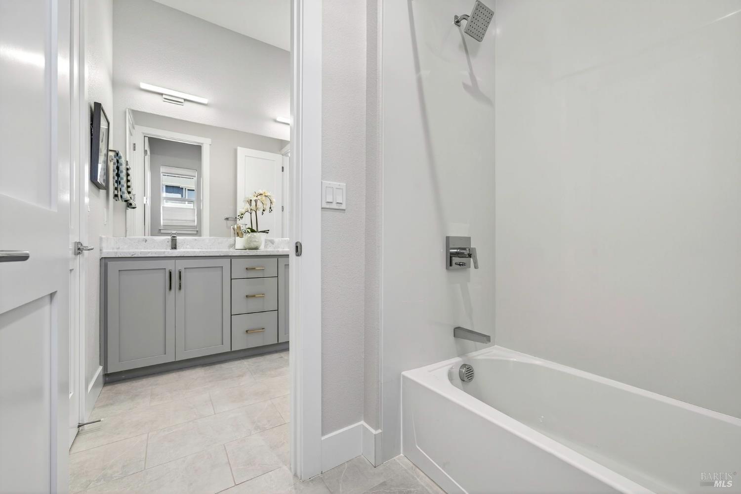 105 Waterstone Ct