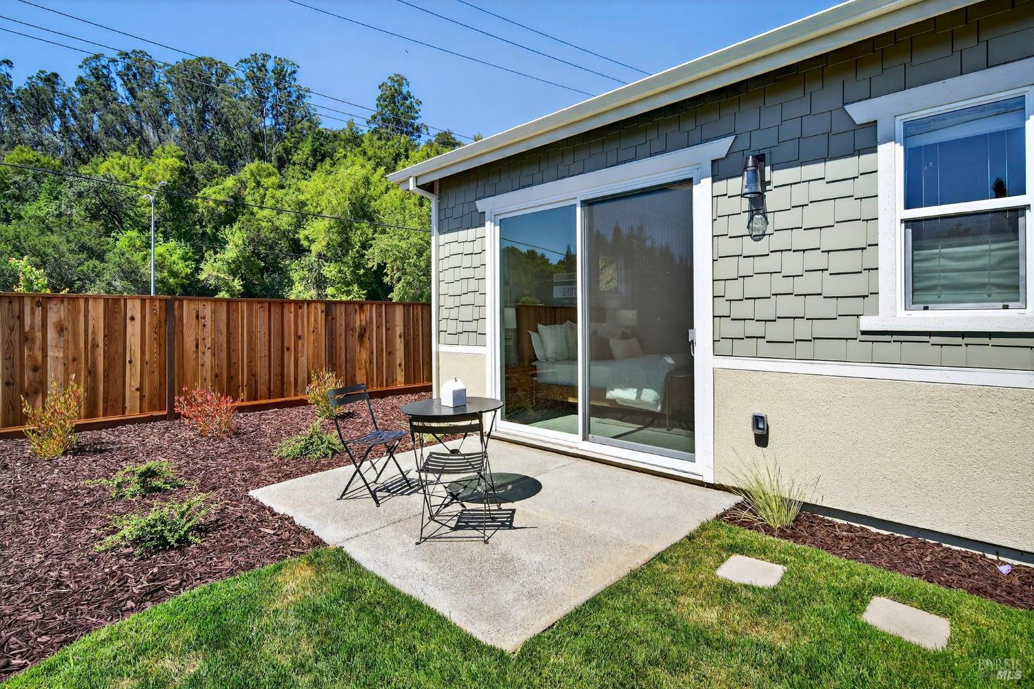 105 Waterstone Ct
