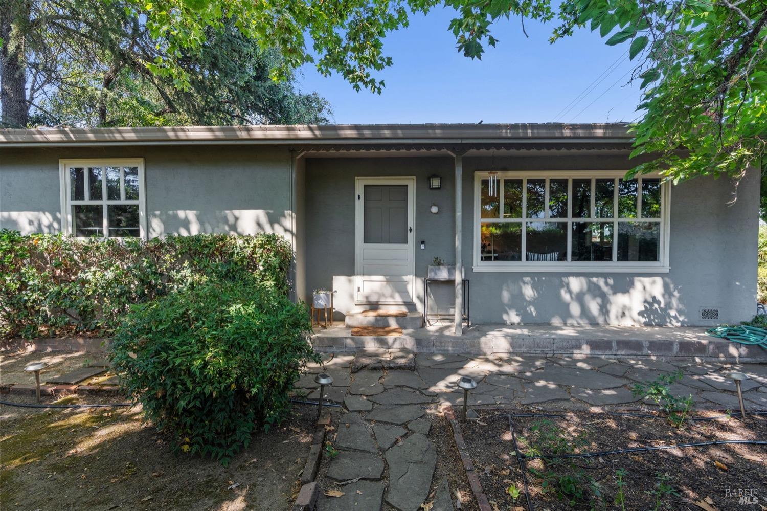 1390 Garden Ave