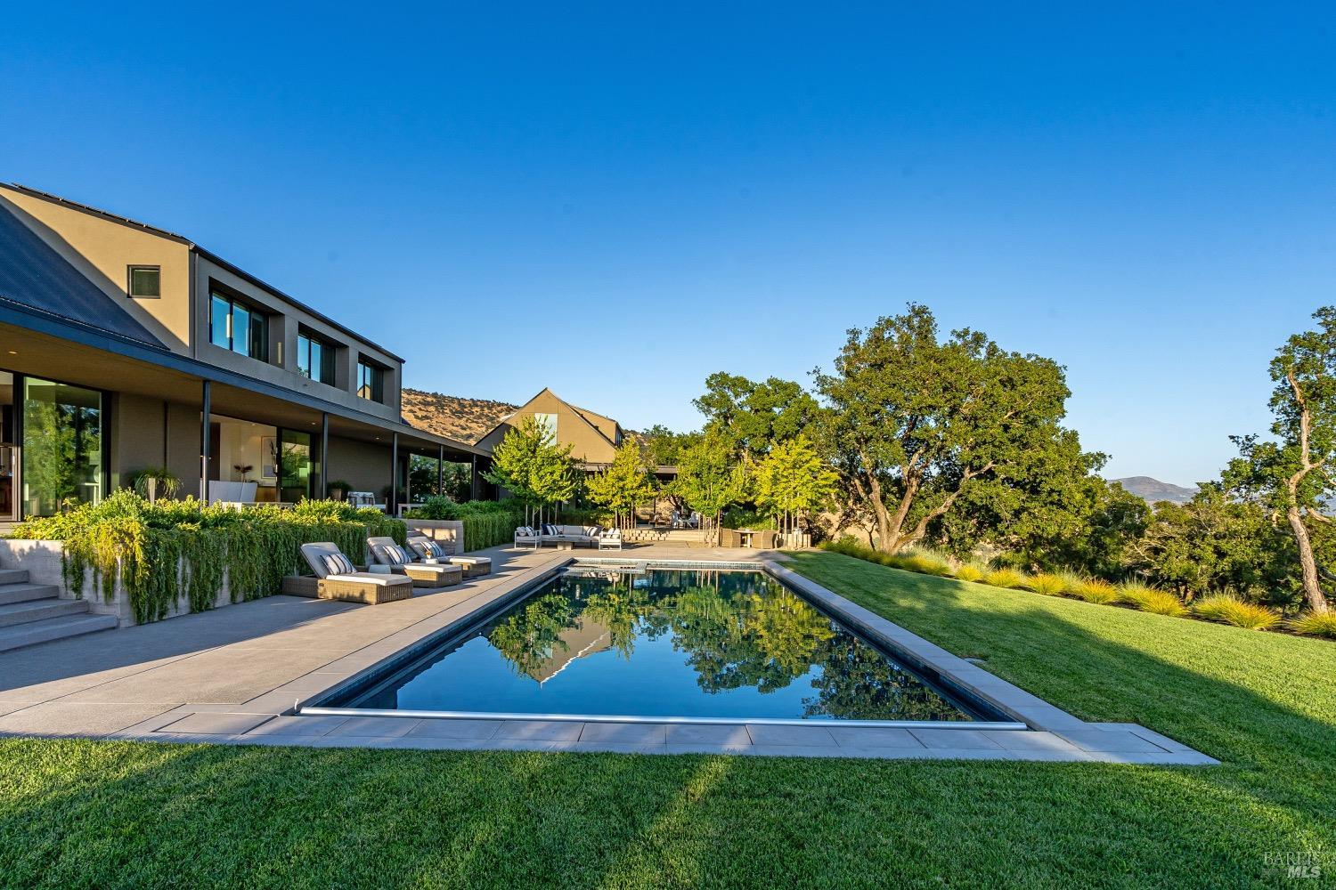 1200 Loma Vista Dr