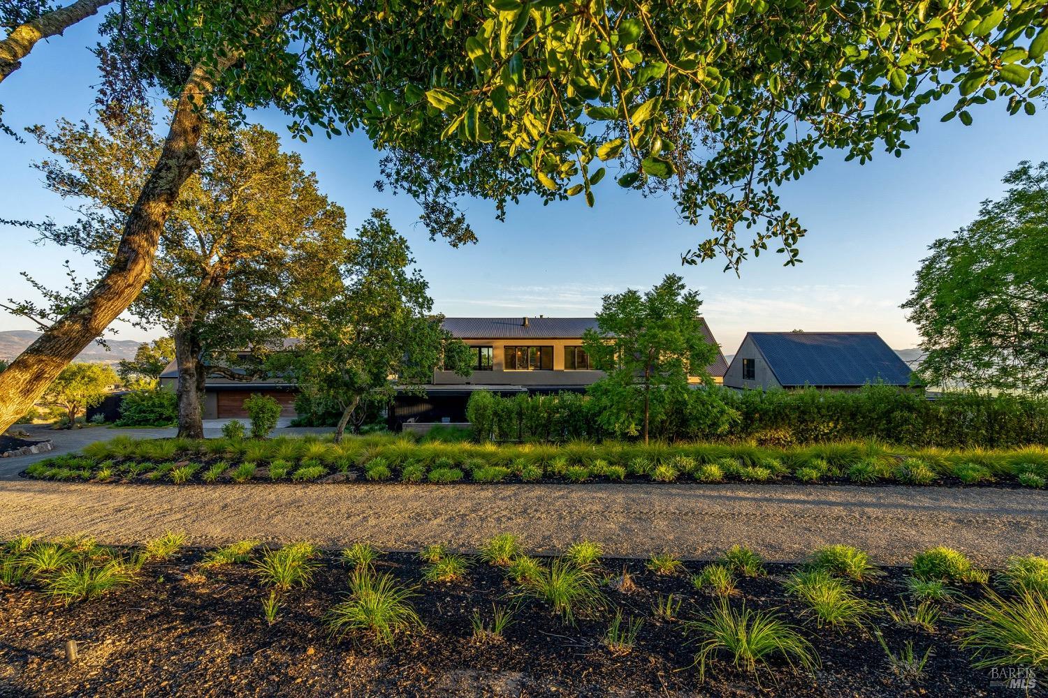 1200 Loma Vista Dr
