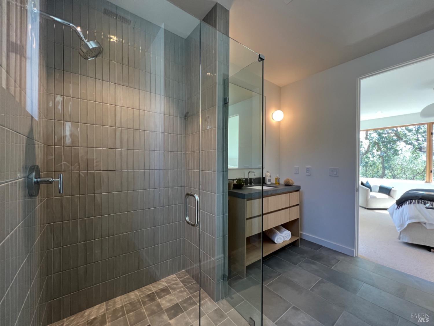 1200 Loma Vista Dr