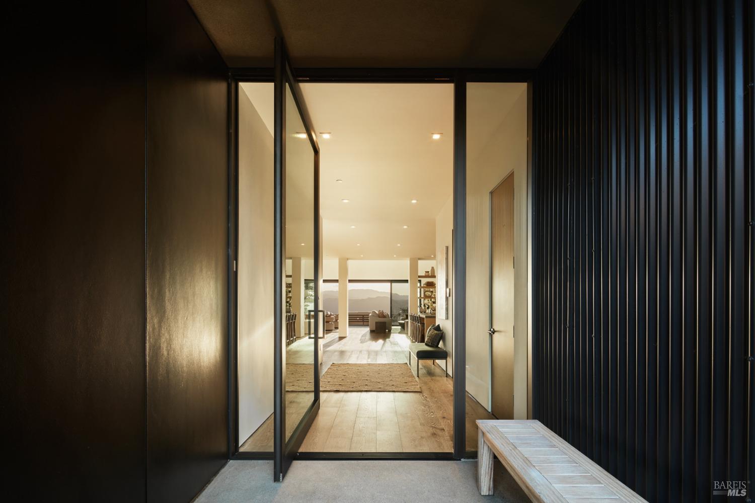 1200 Loma Vista Dr