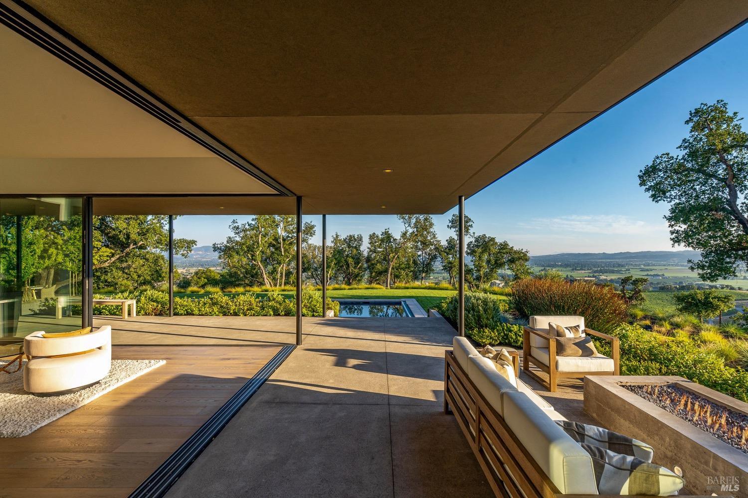 1200 Loma Vista Dr