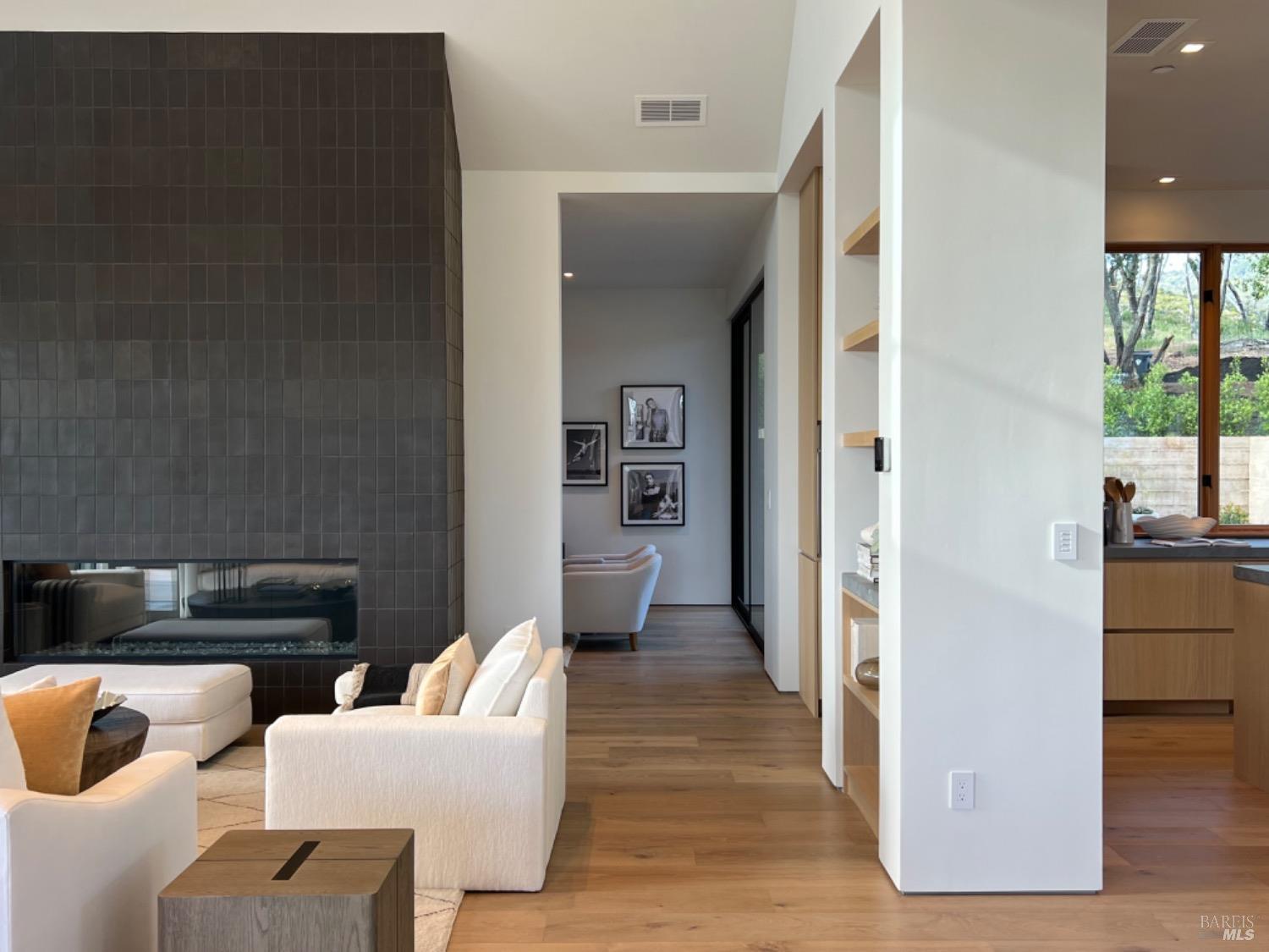 1200 Loma Vista Dr