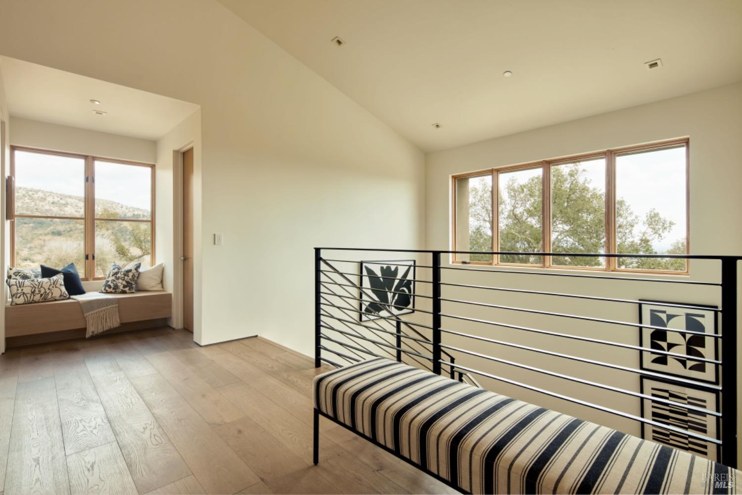 1200 Loma Vista Dr